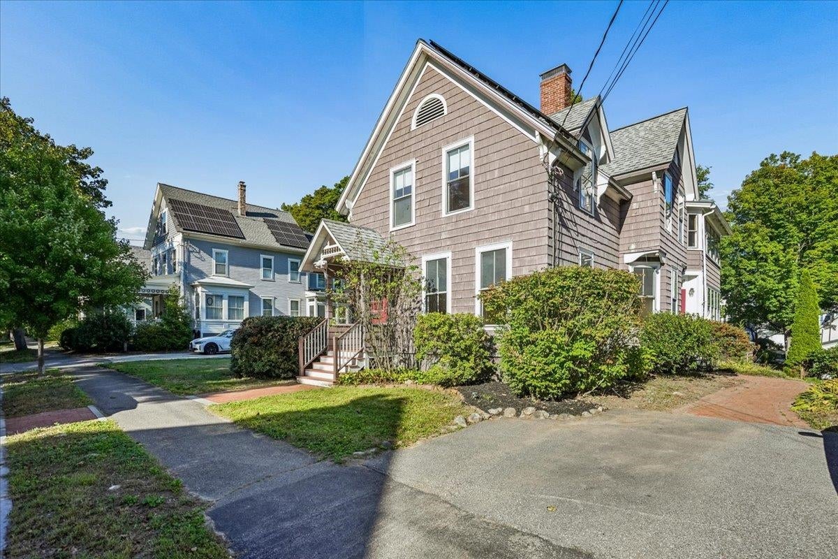 12 Holt Street — photo