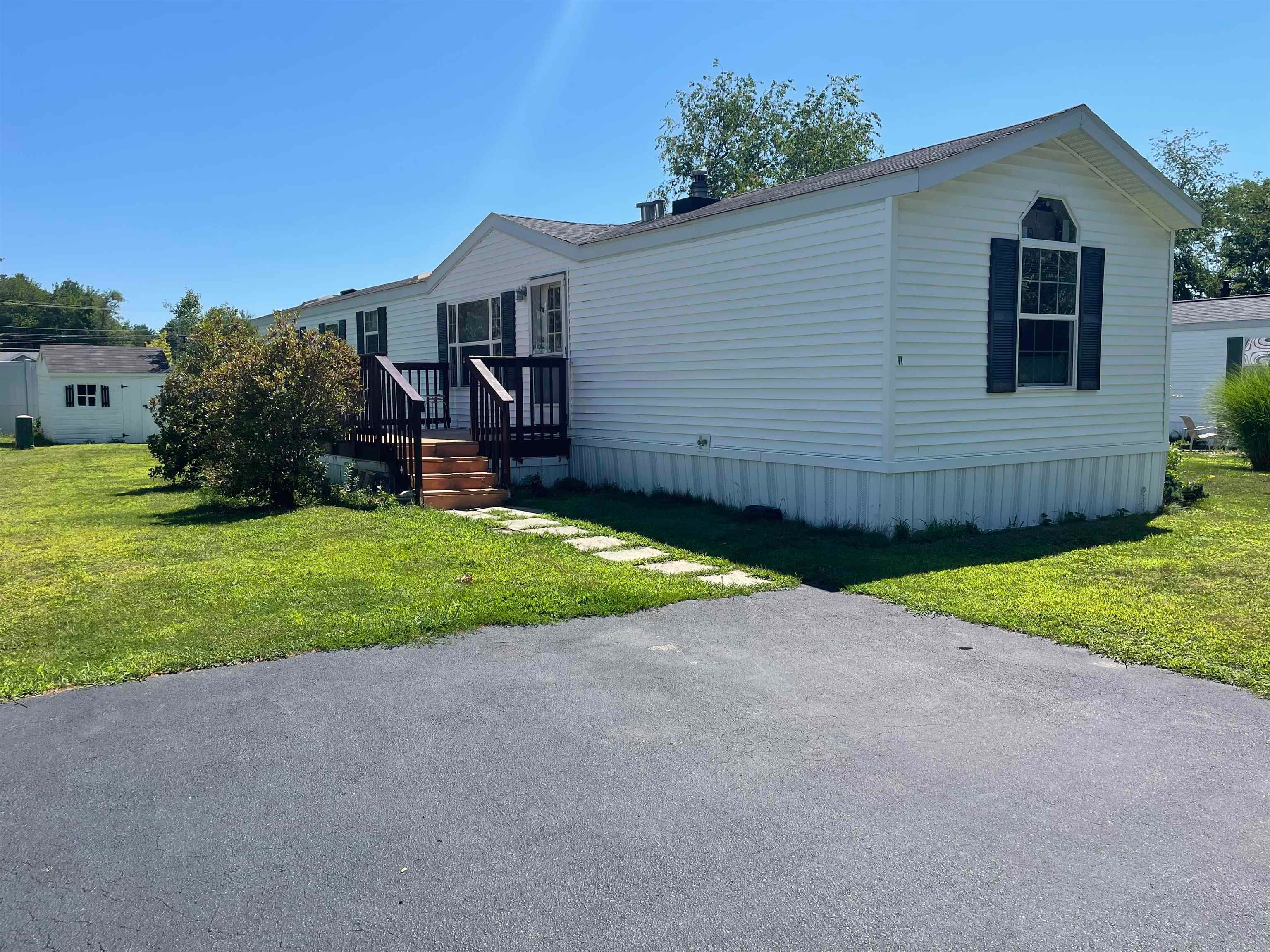 11 Colonial Village — photo