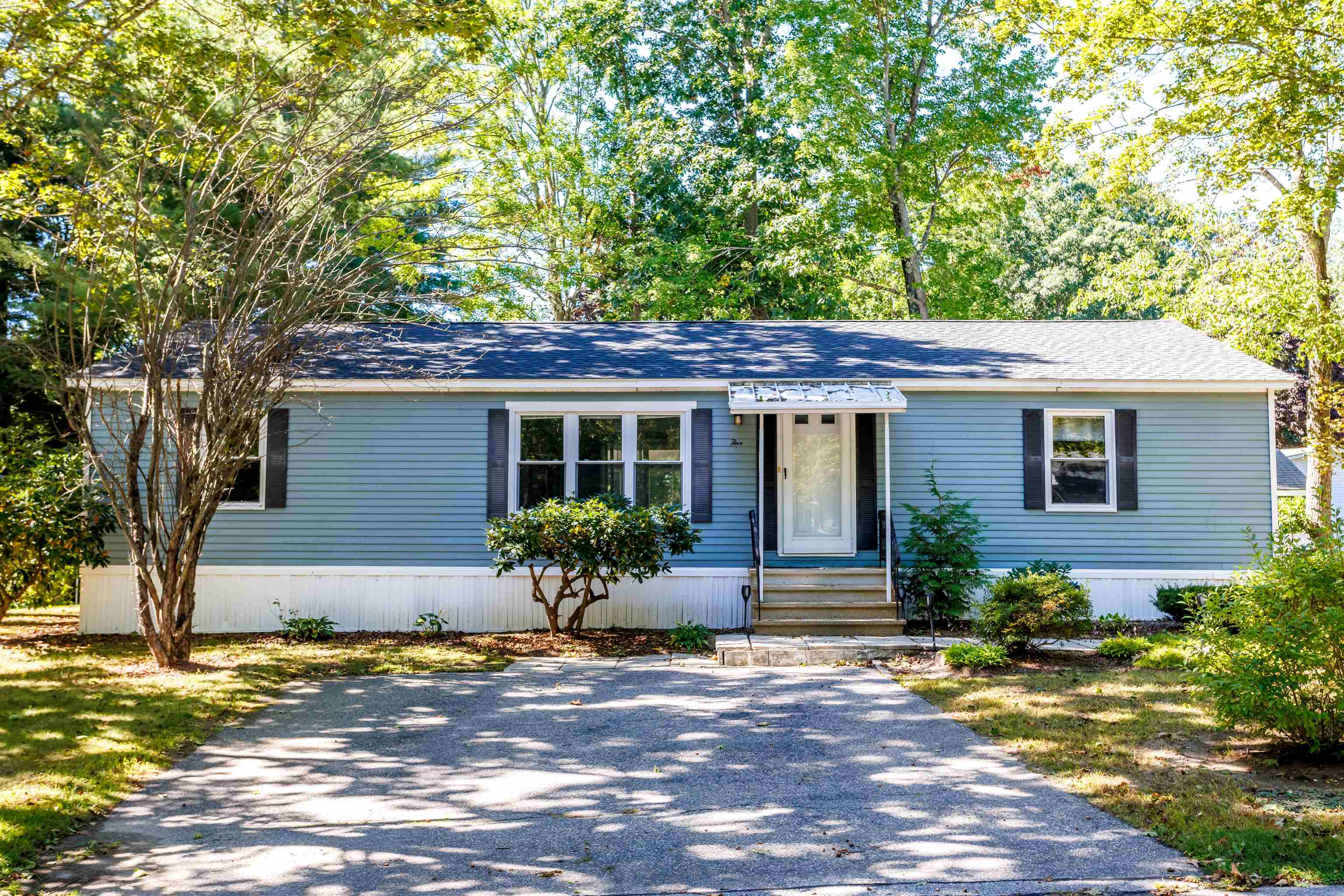 5 Hickory Lane — photo