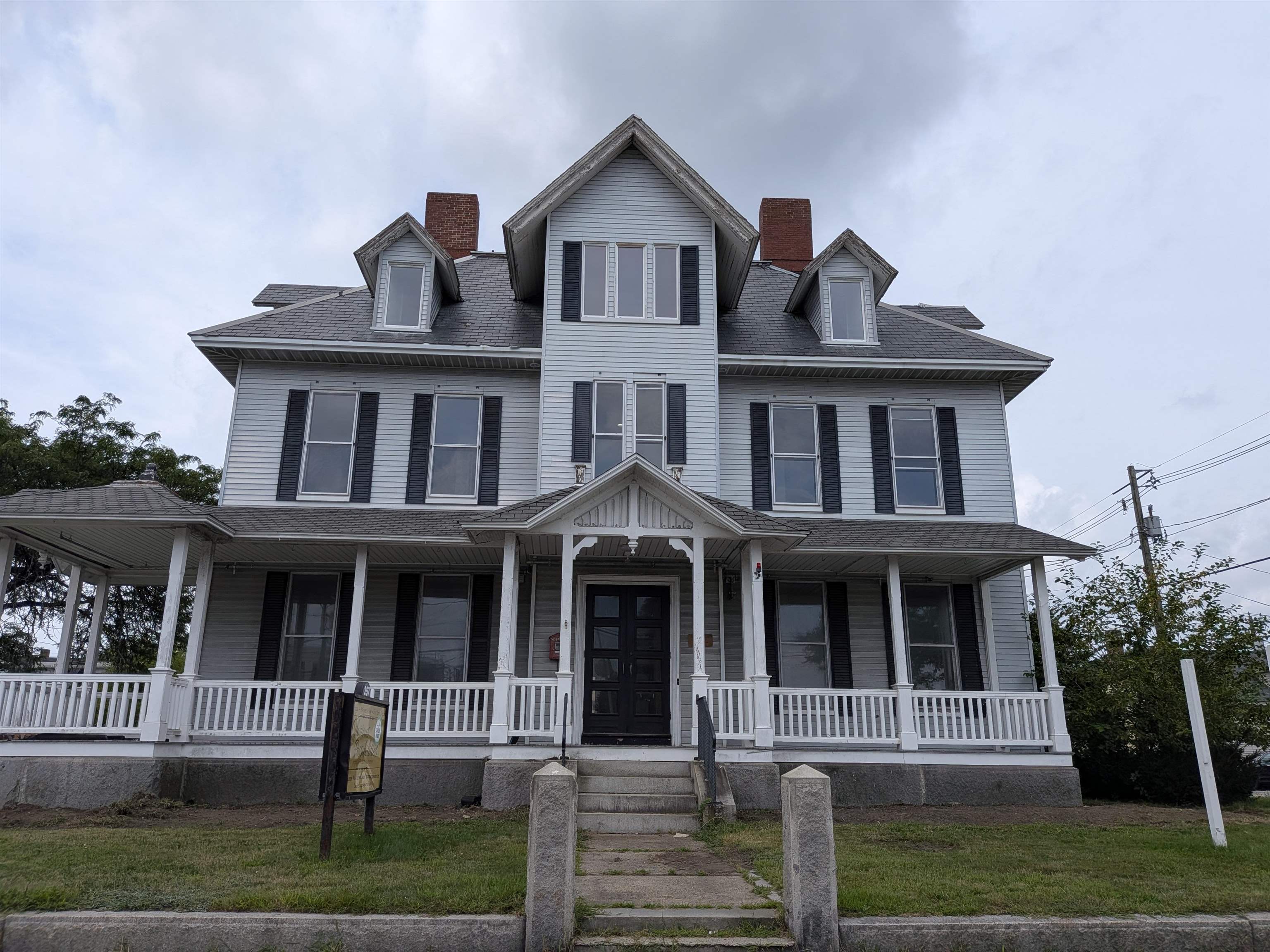 257 Main Street — photo