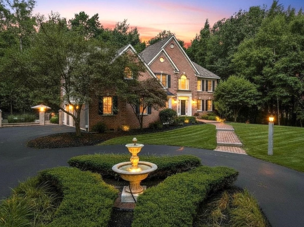 2 Rolling Woods Drive — photo