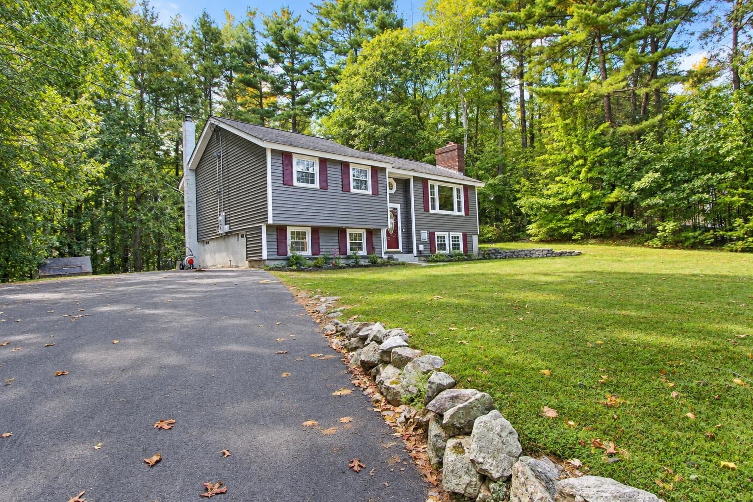 12 Roundtree Drive — photo