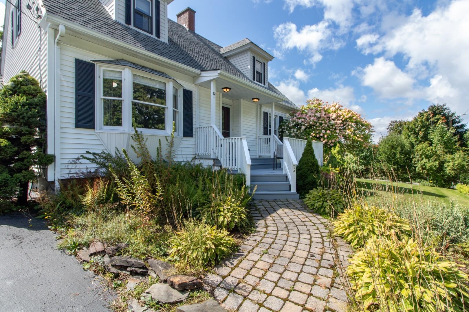 17 Sunset Terrace — photo