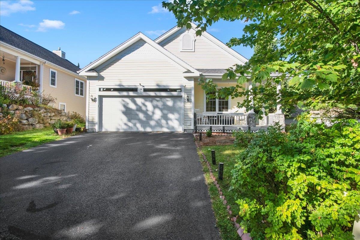 14 Fieldstone Drive — photo