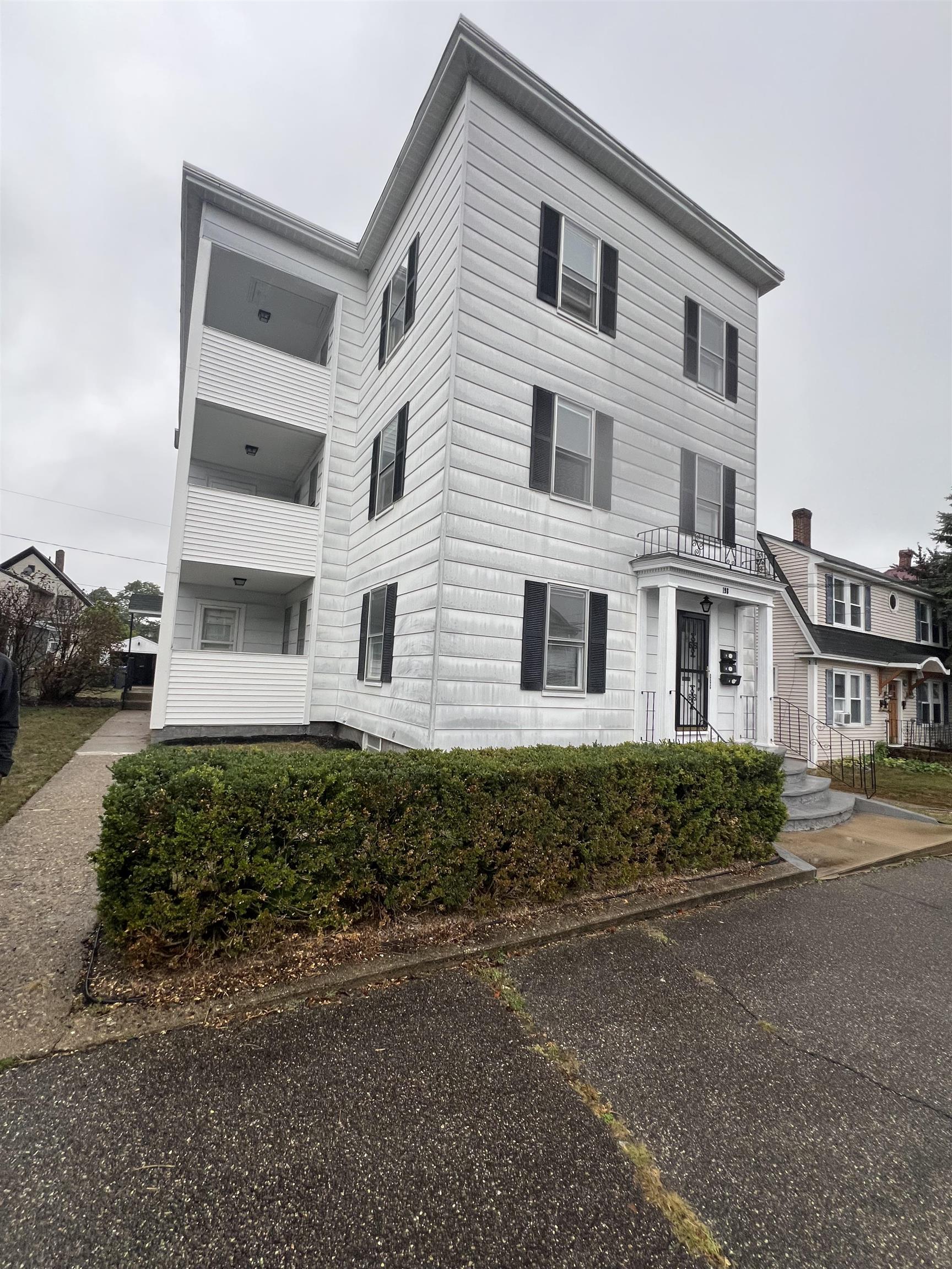 198 Alsace Street — photo