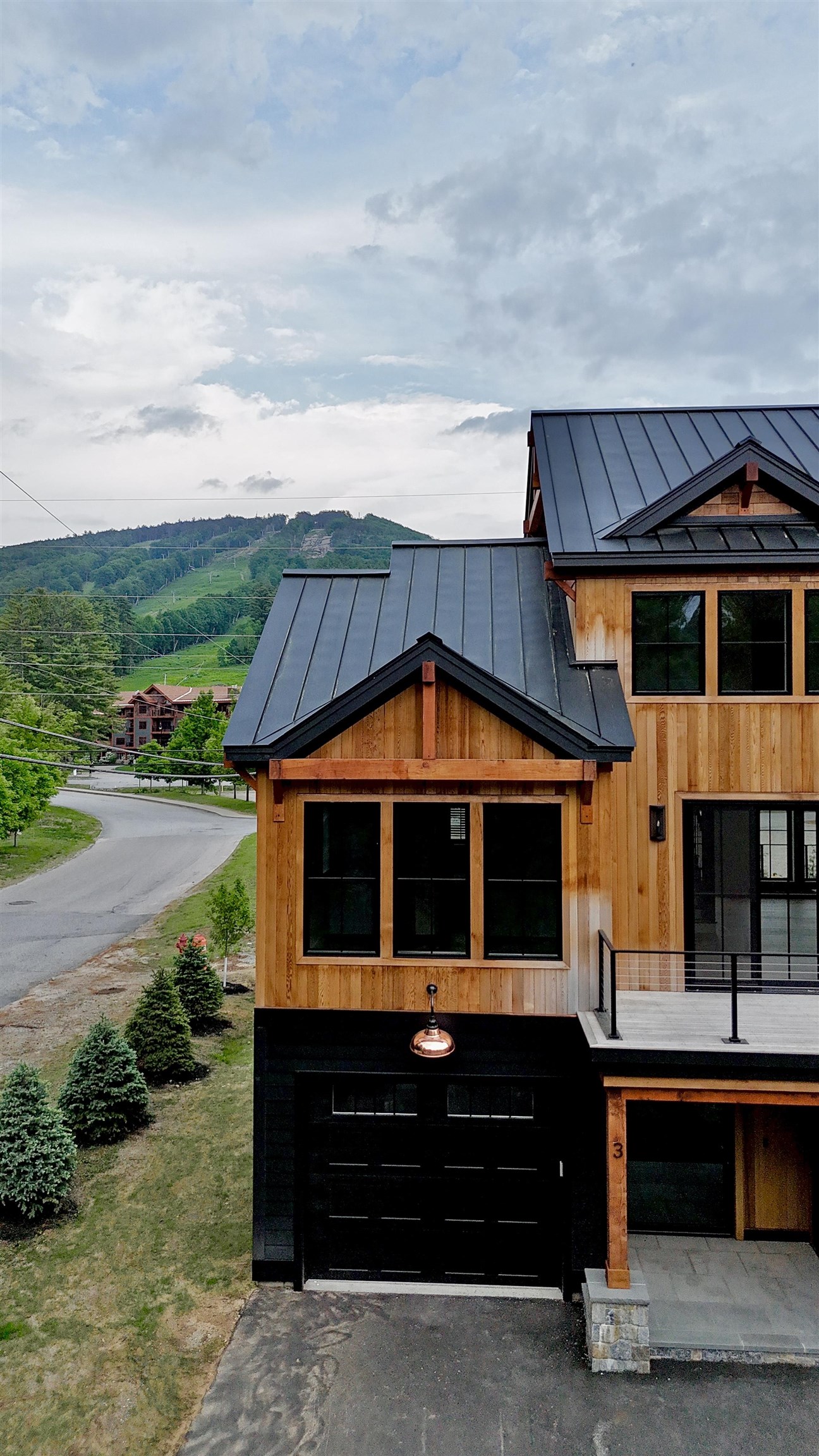 3 Black Diamond Road — photo
