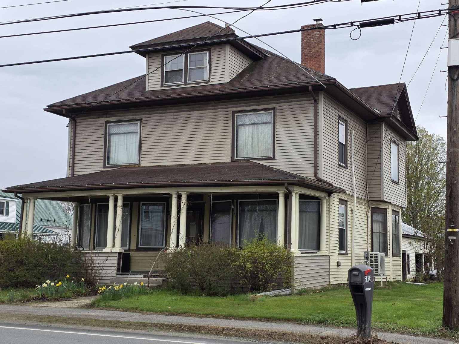 2729 Dartmouth College Highway — photo