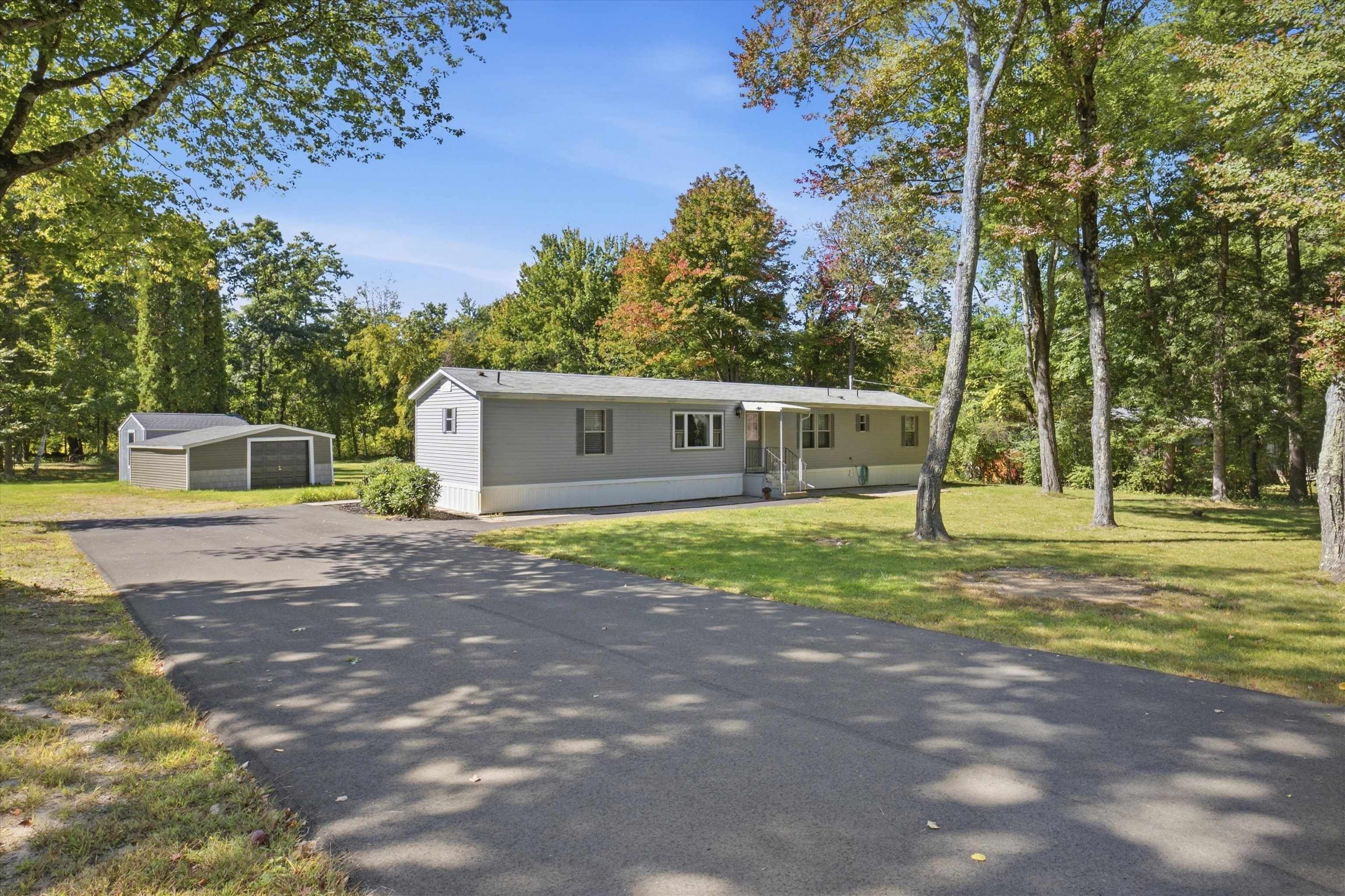 15 Mobile Coach Lane — photo