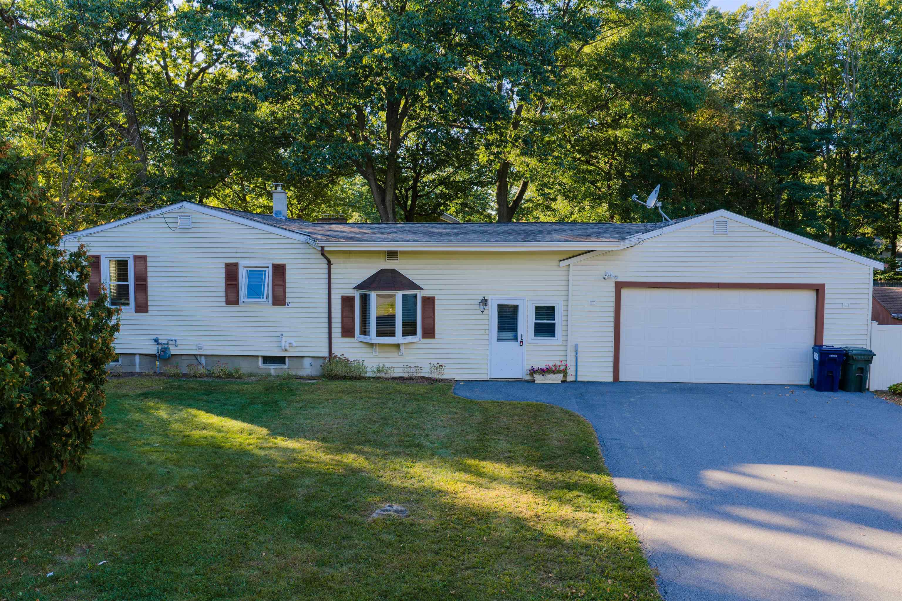 800 Porters Point Road — photo