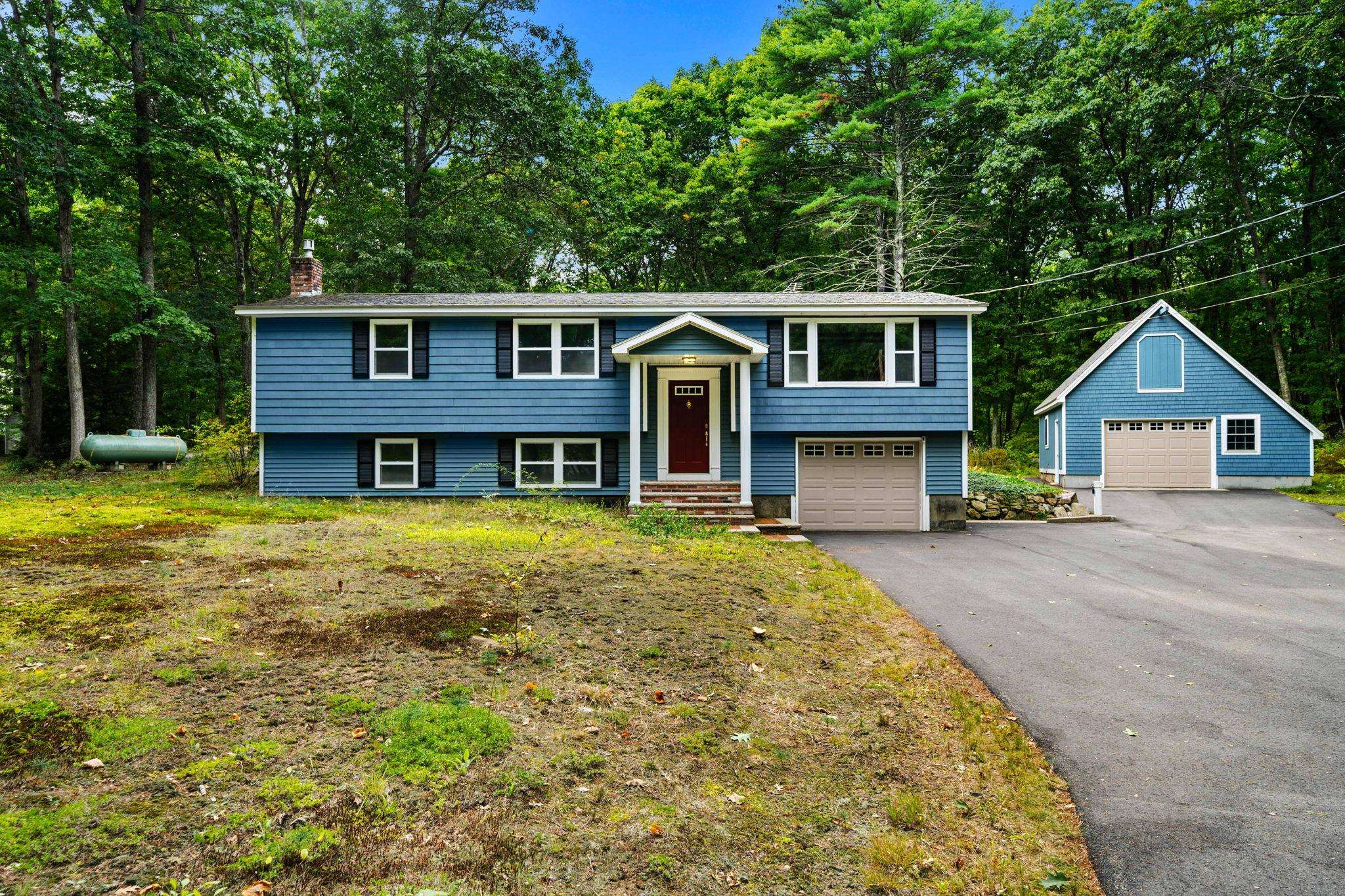 12 Woodcrest Drive — photo