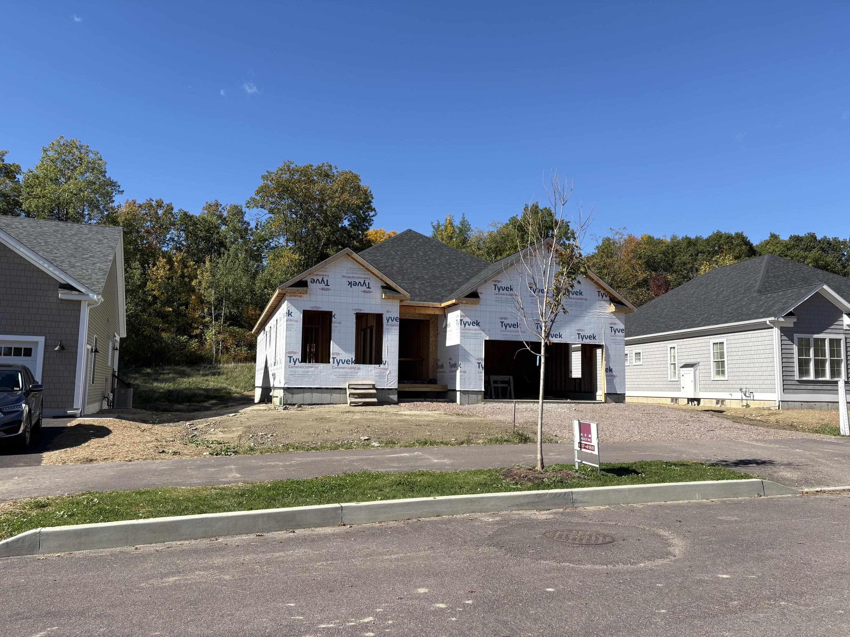 196 Larrow Drive — photo