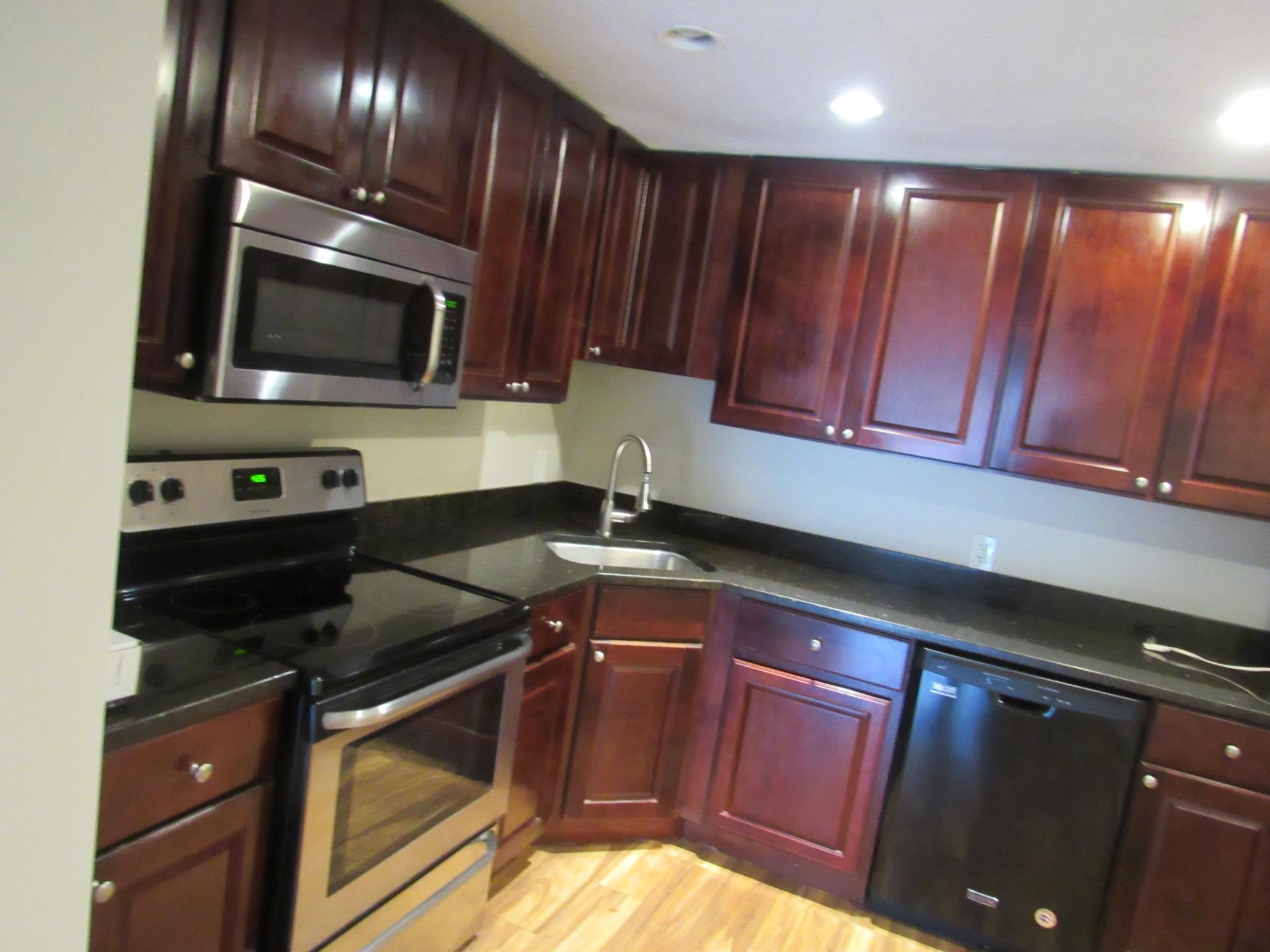 97 East Broadway, Derry, NH 03038 — photo 3