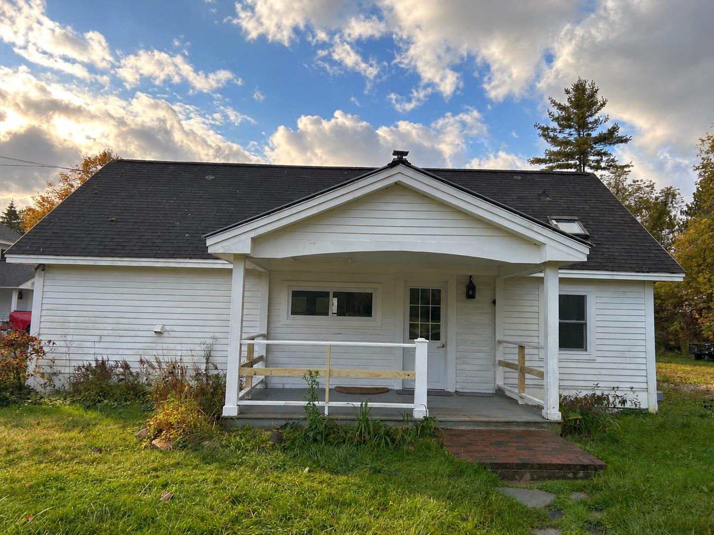 6229 Main Street — photo