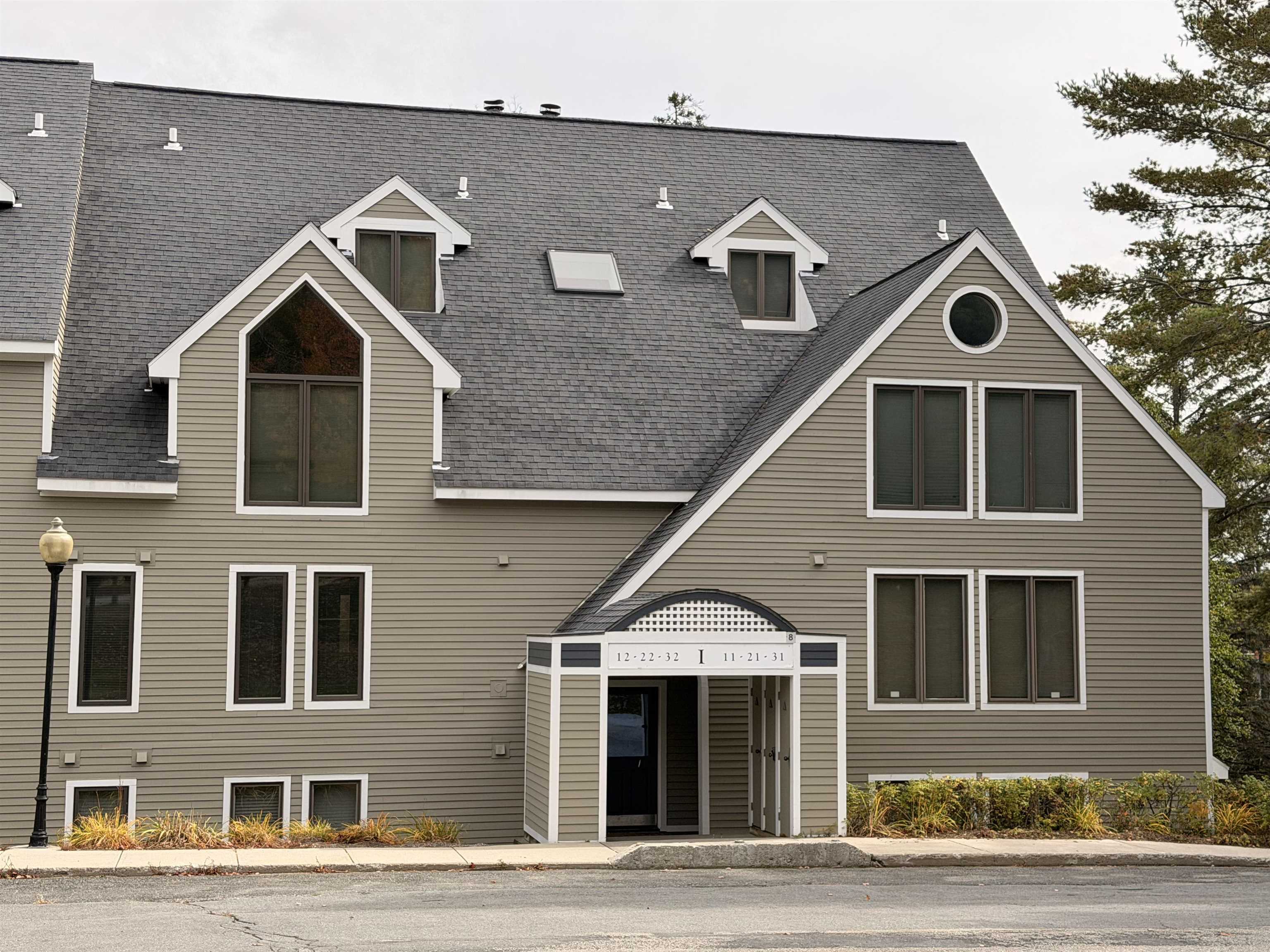 8H Trailside Village Way — photo