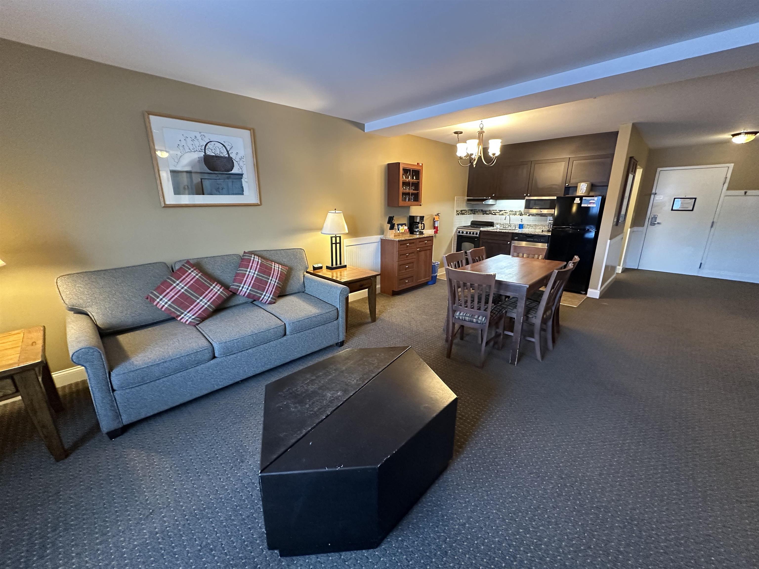 230, Qtr. 4 89 Grand Summit Way — photo