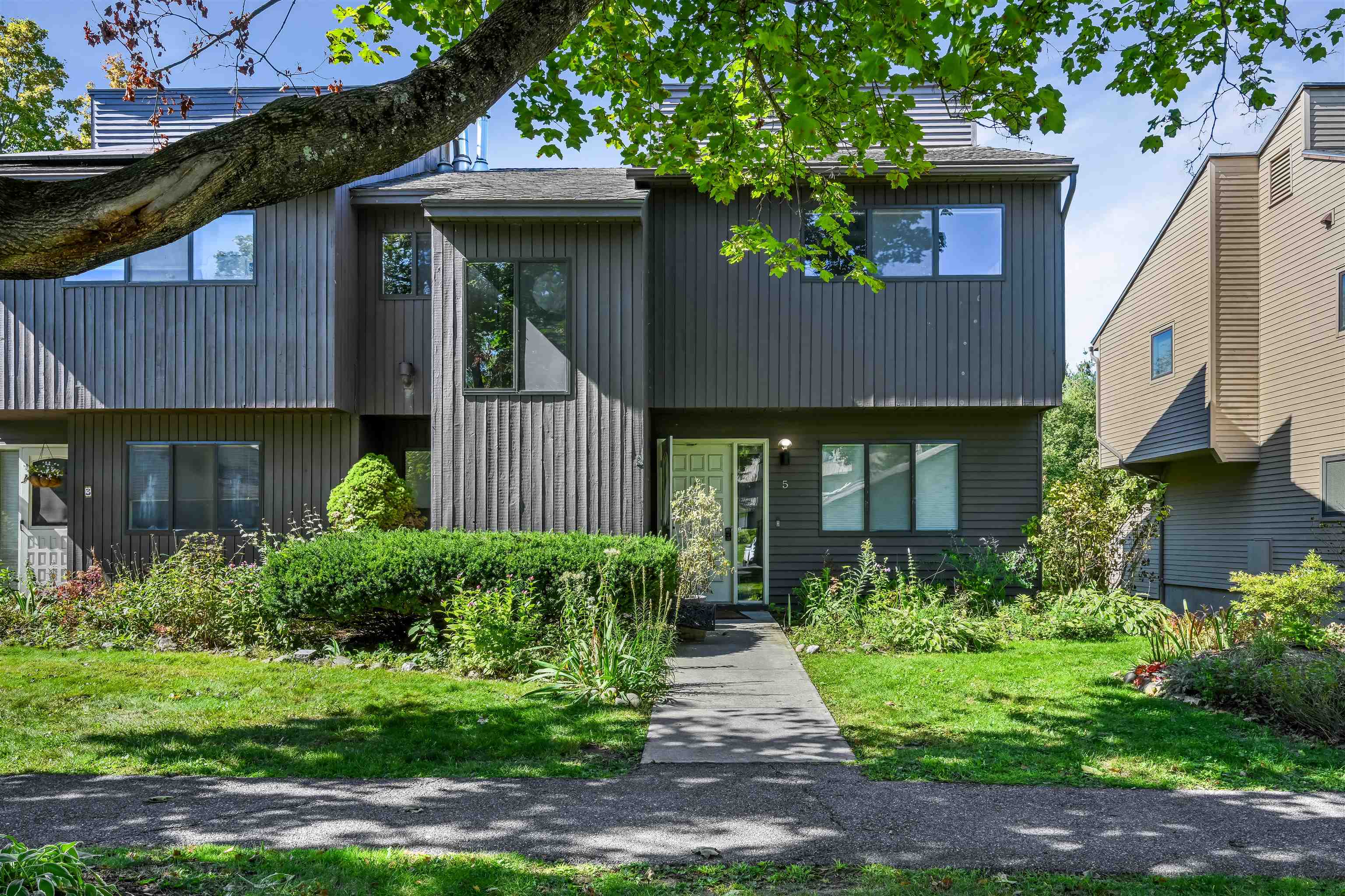 5 Lexington Green Street — photo