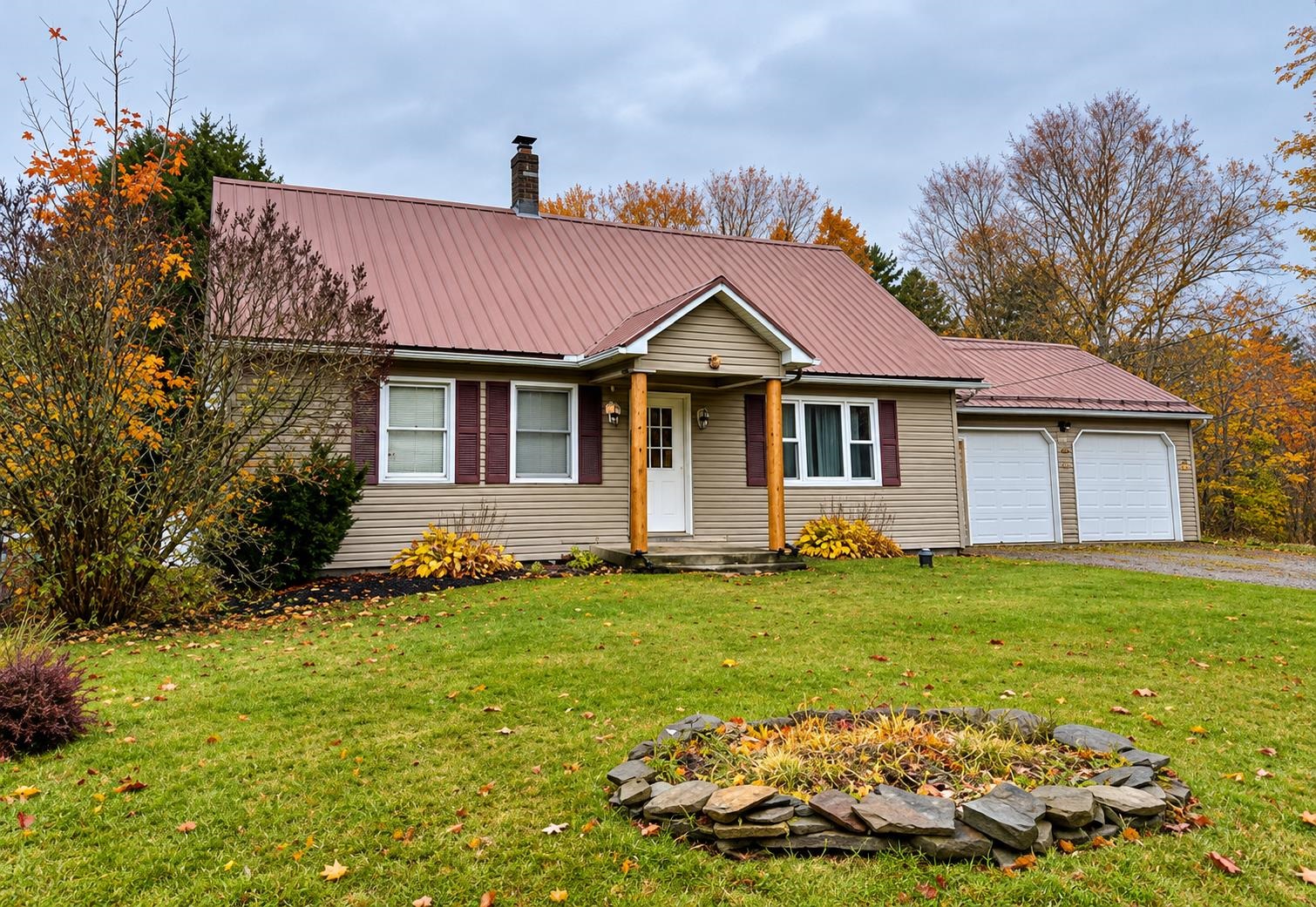 1333 Vermont Route 105 — photo