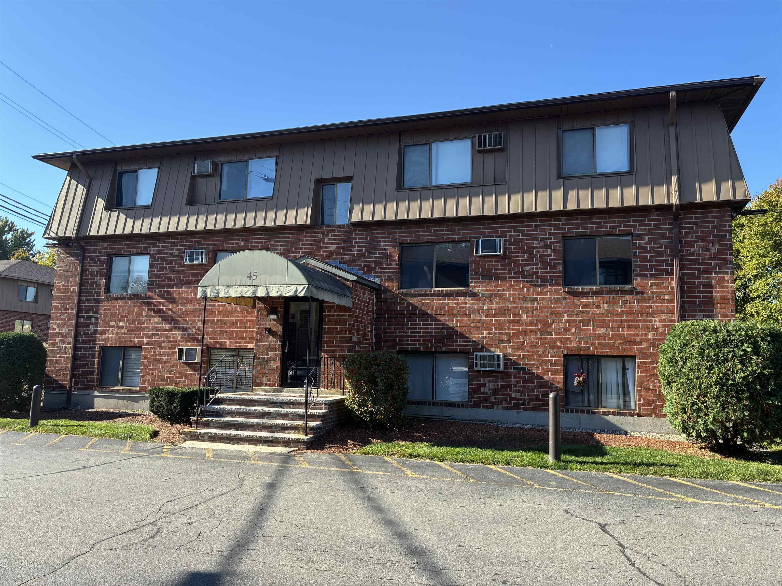 45 Log Street — photo
