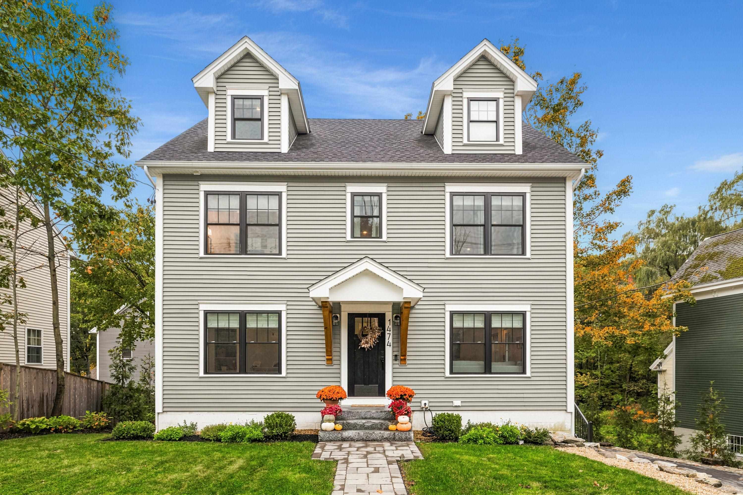 1474 Islington Street — photo