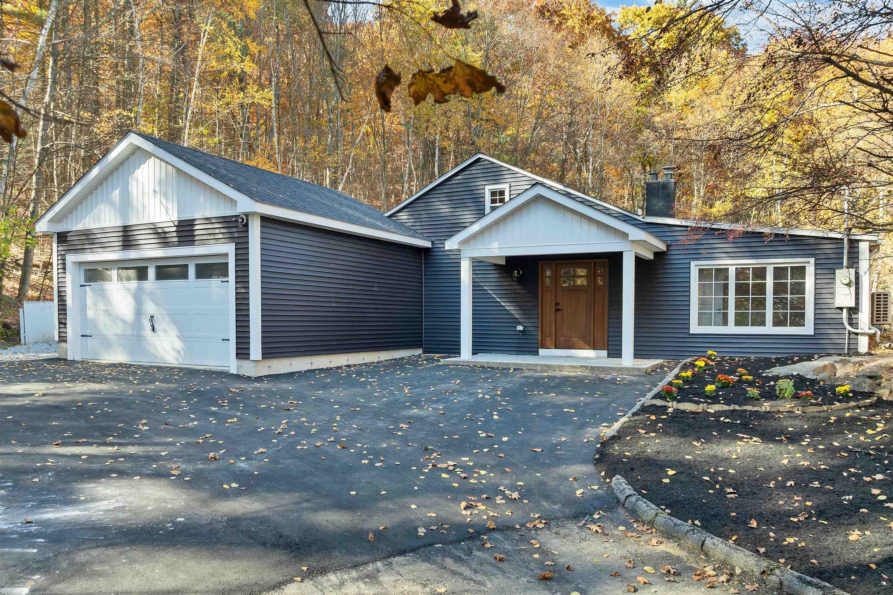 77 Straw Road — photo