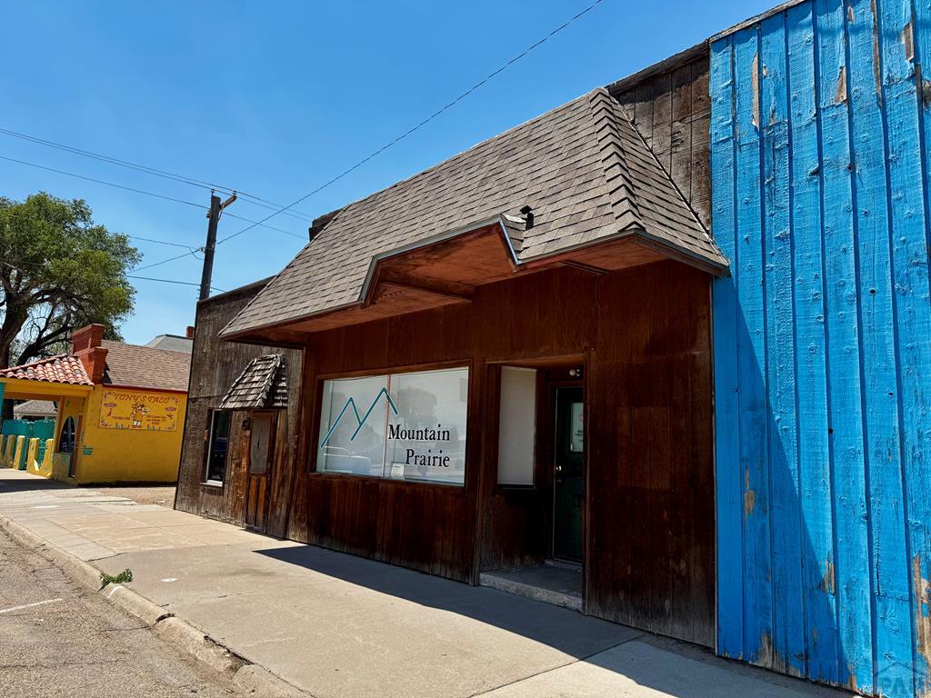 621&623 Carson Ave — photo