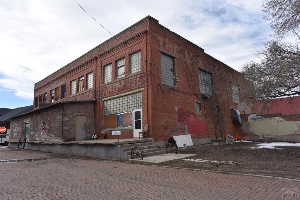 401 W Market — photo