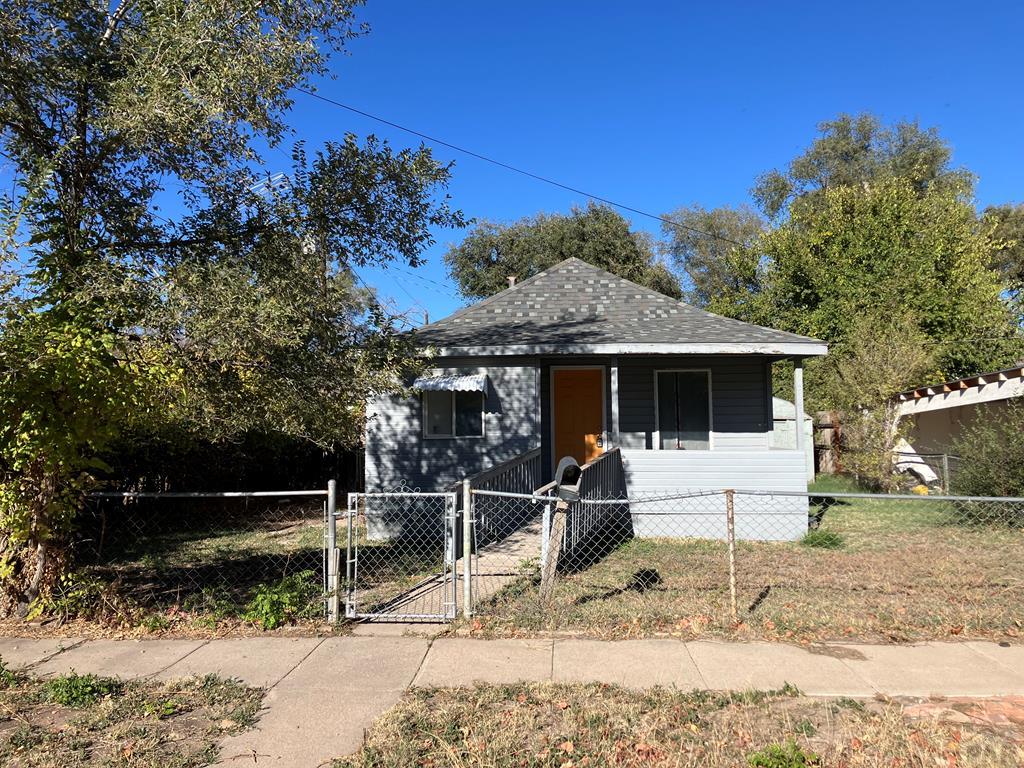 609 Maple Ave — photo