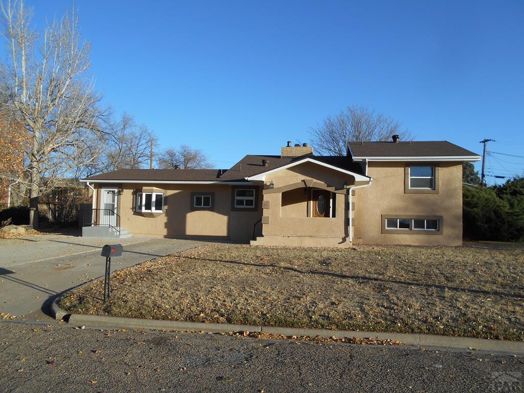 15 Circle Dr — photo