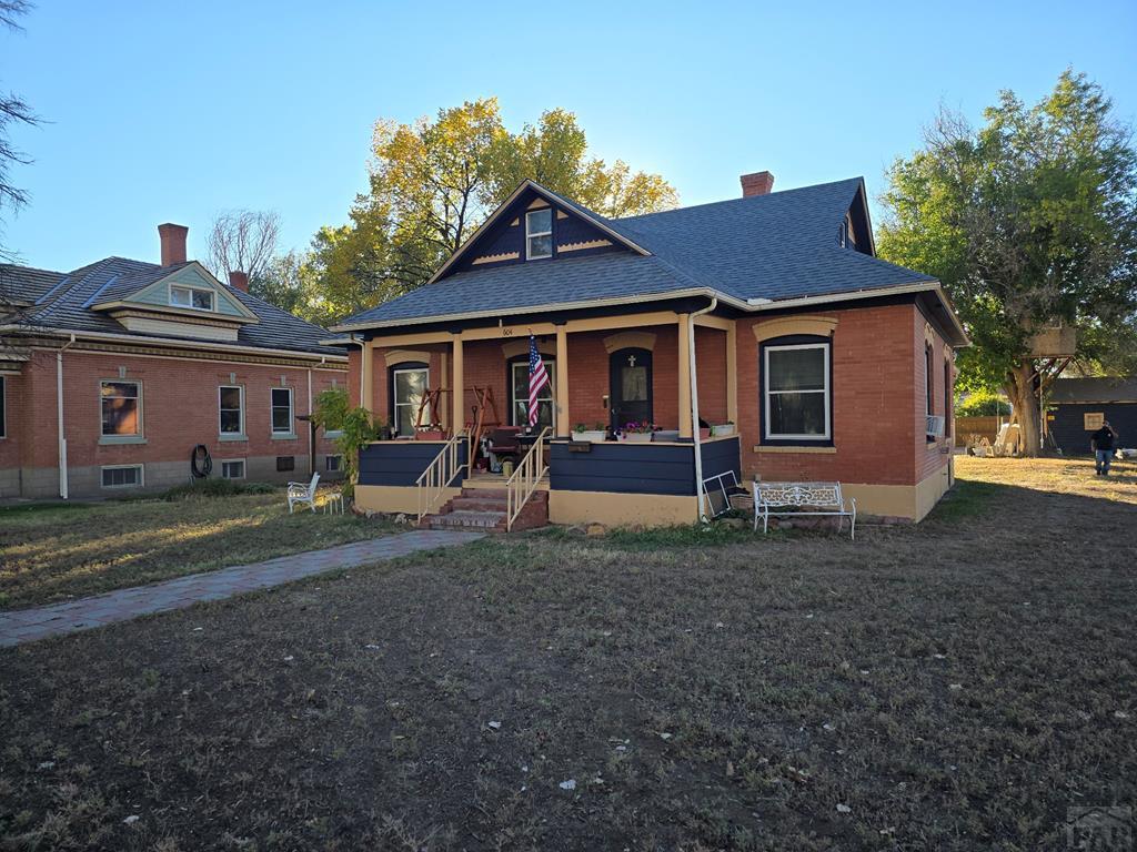 604 S Main St — photo