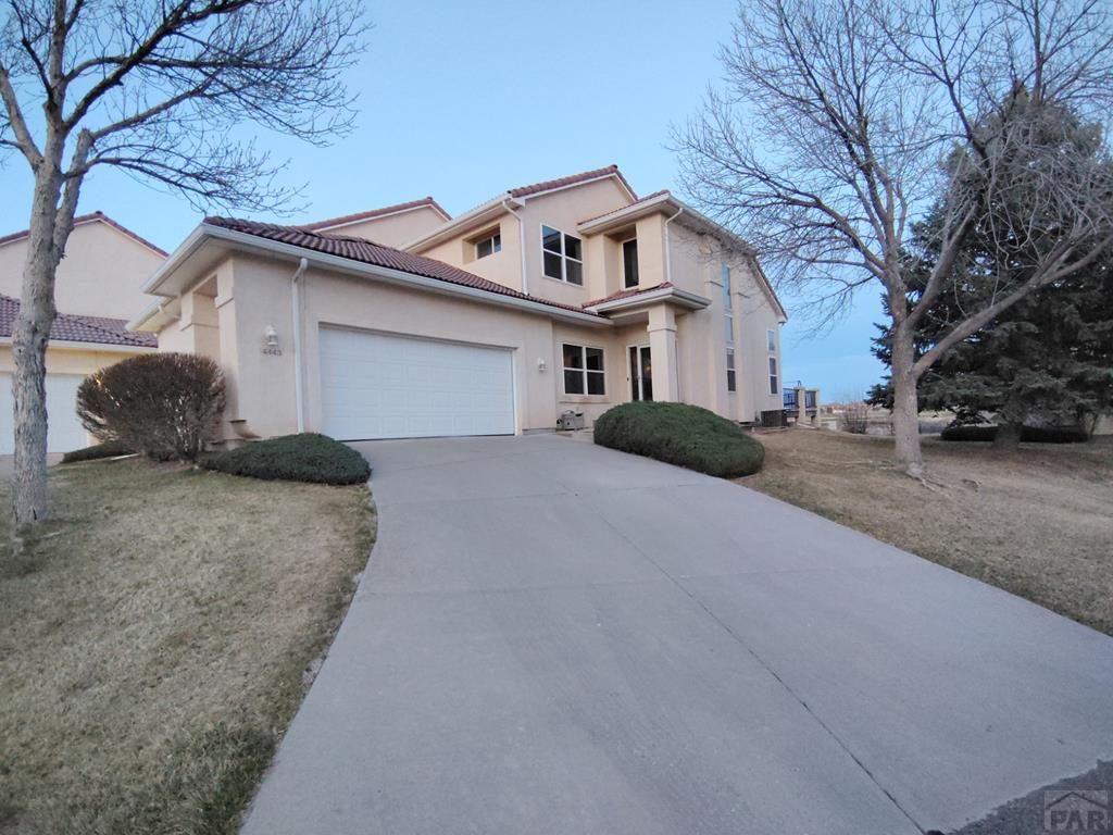 4443 Turnberry Crescent — photo