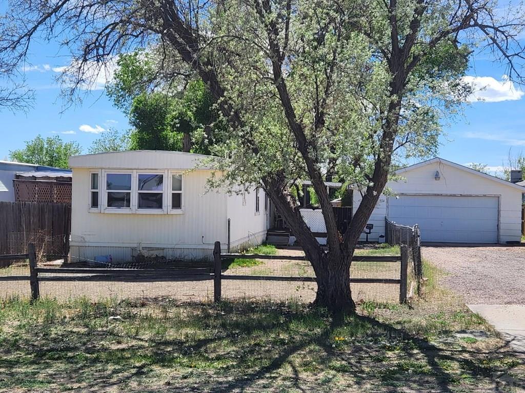 356 E Walton Dr — photo