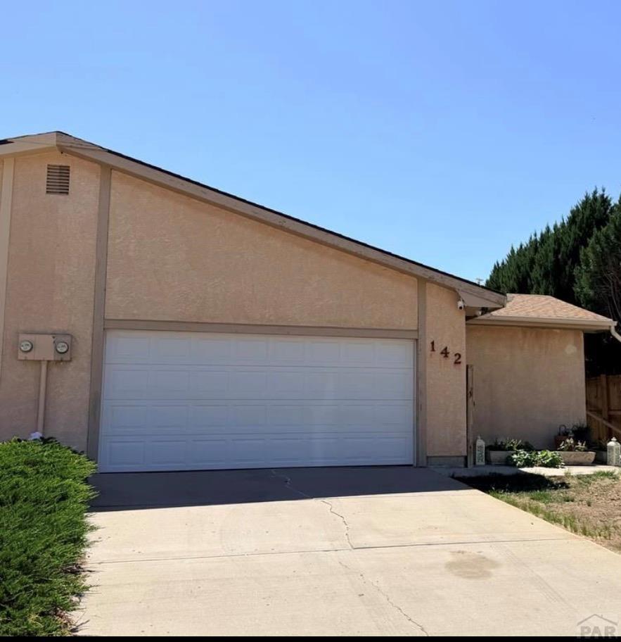 142 Douglas Lane — photo