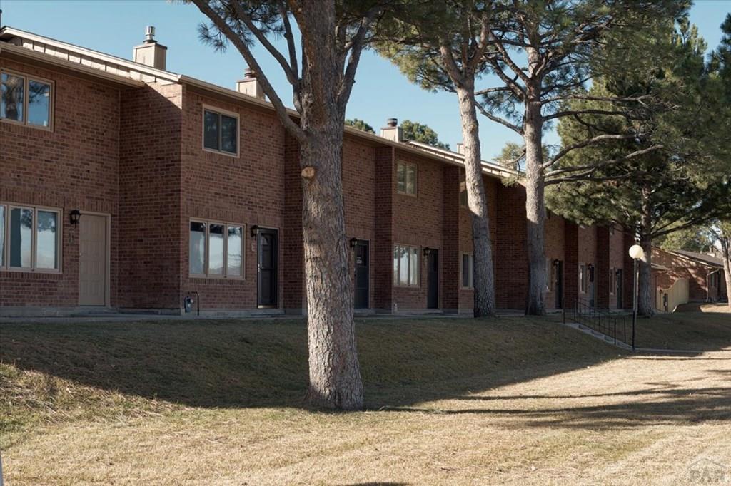 2101 Chatalet Lane G — photo