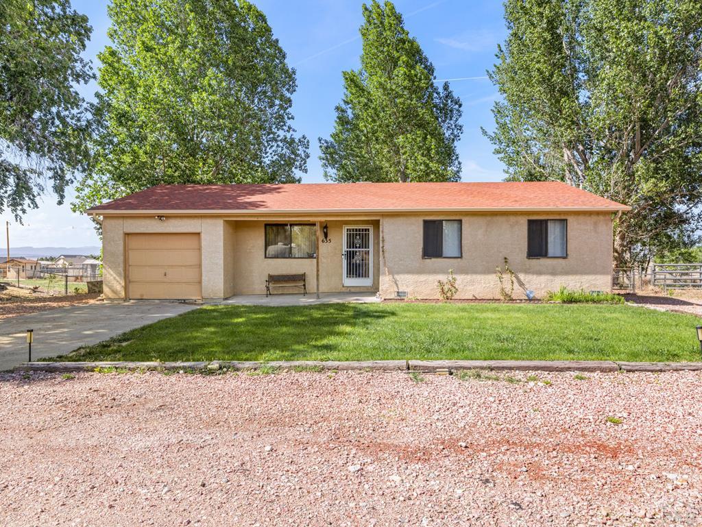635 E Autumn Dr — photo