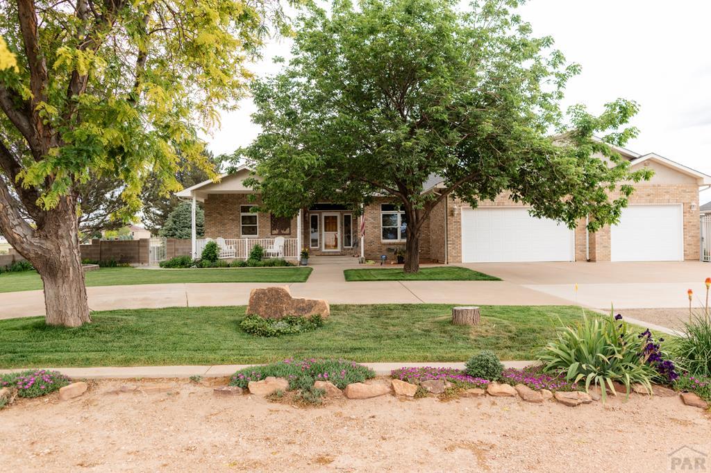 1124 S Hollister Dr — photo