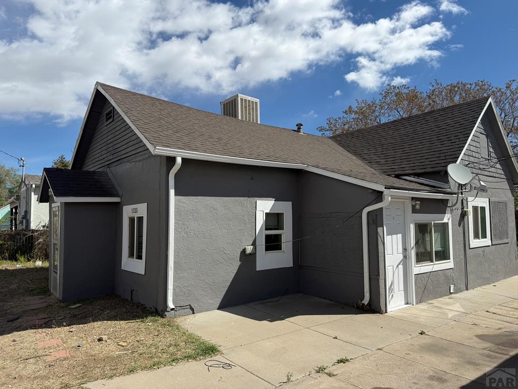 1020 Troy Ave — photo