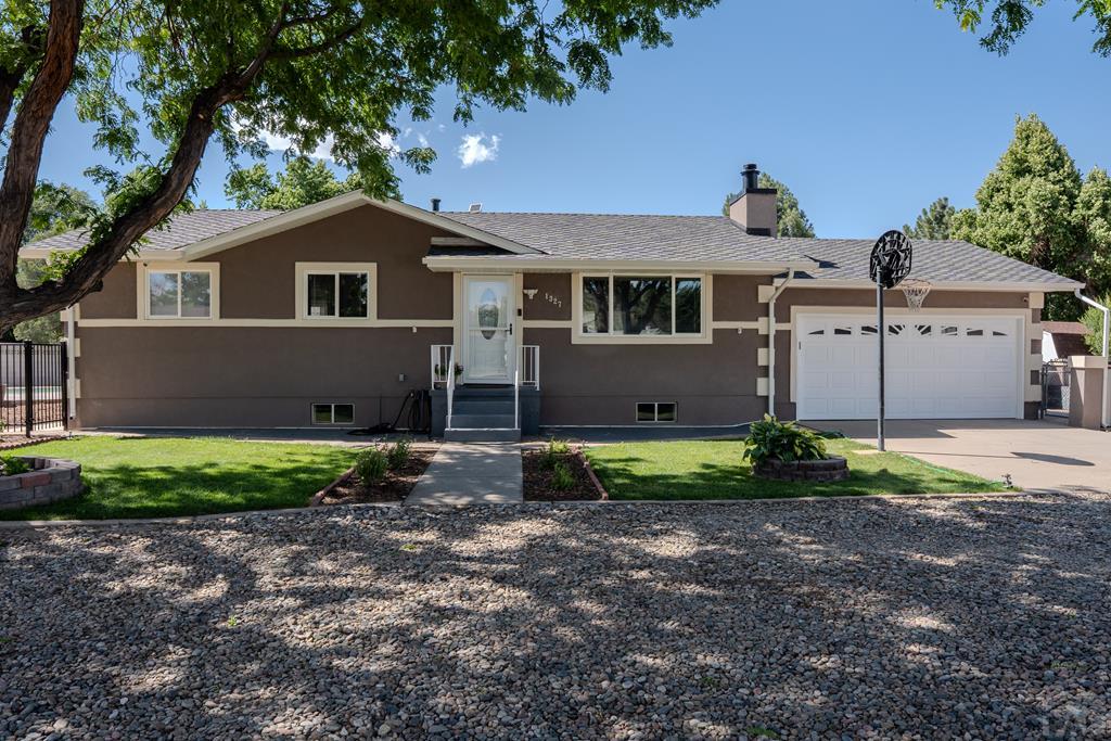 1327 Terry Cir — photo