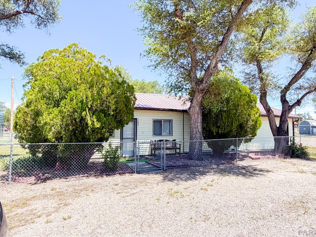 1052 Carson Ave — photo