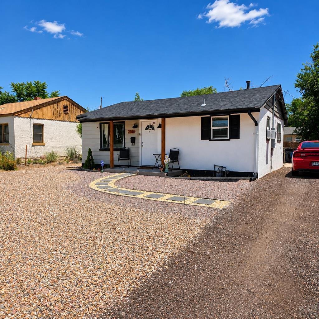 2704 Denver Blvd — photo