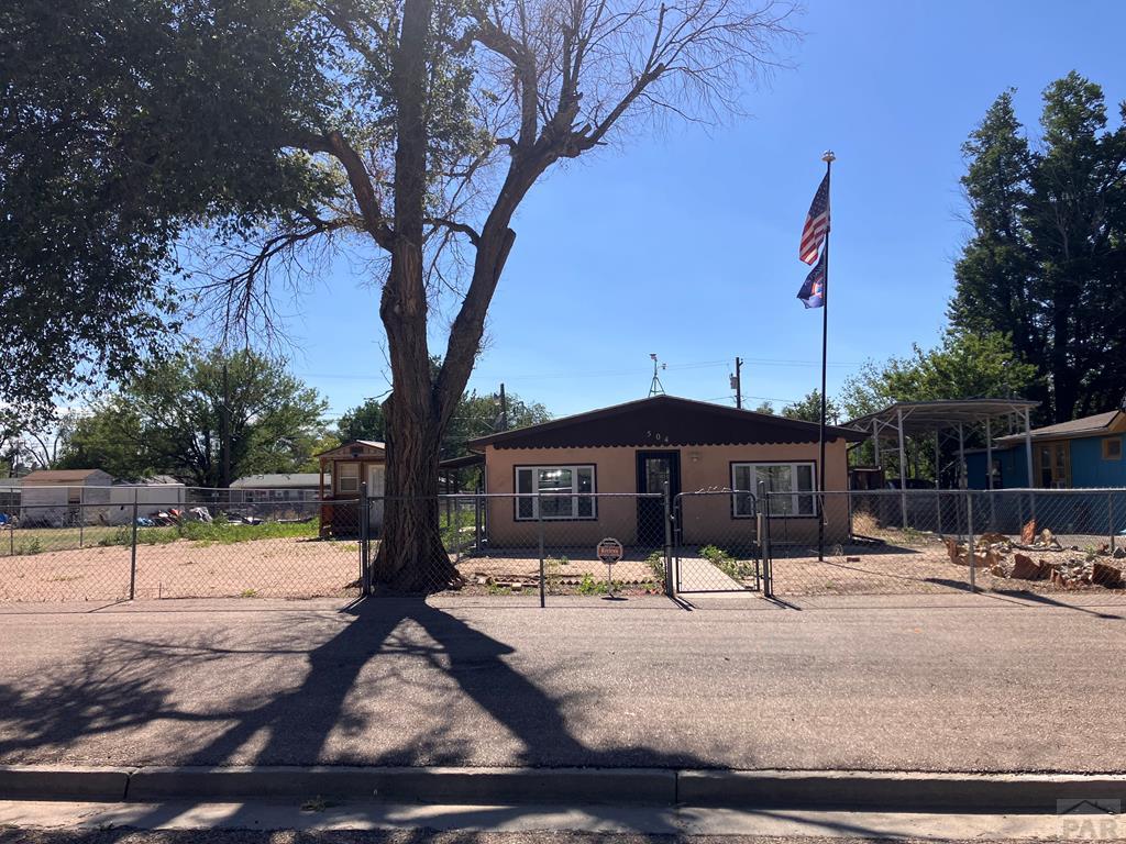 504 Sunset Ave — photo