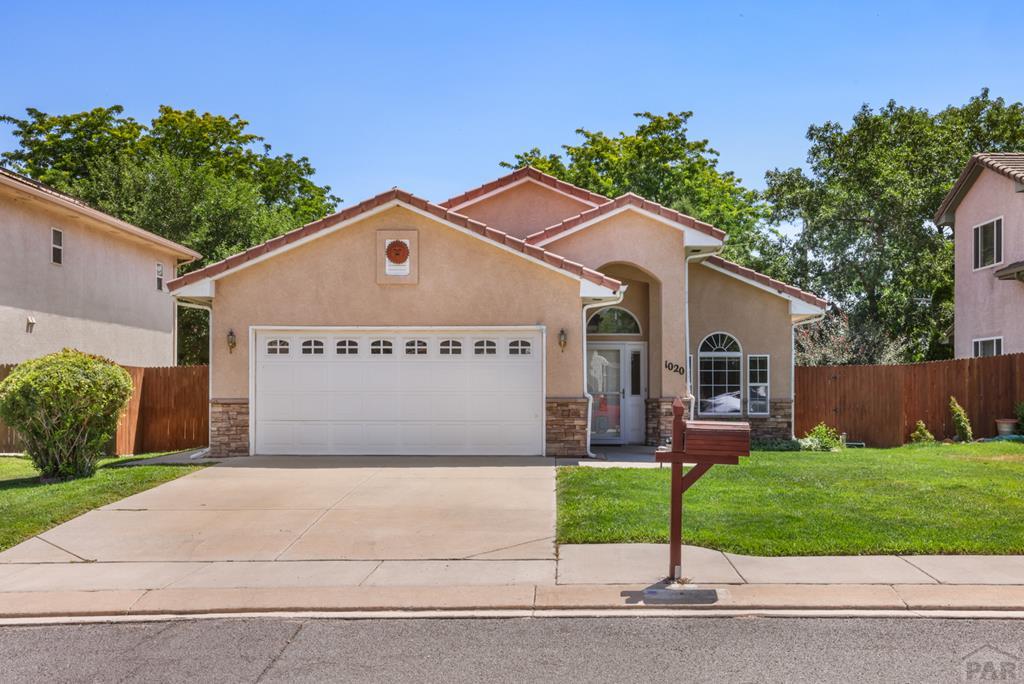 1020 Cedarcrest Dr — photo