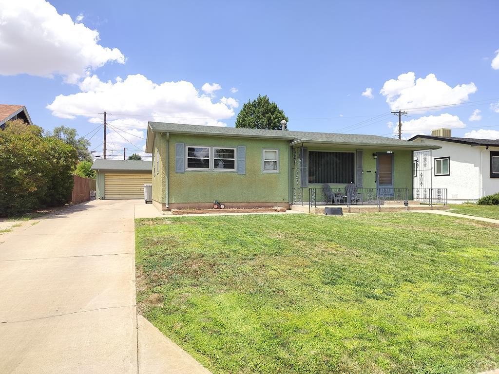 1703 Englewood Dr — photo