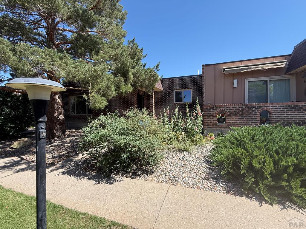 52 Villa Dr — photo