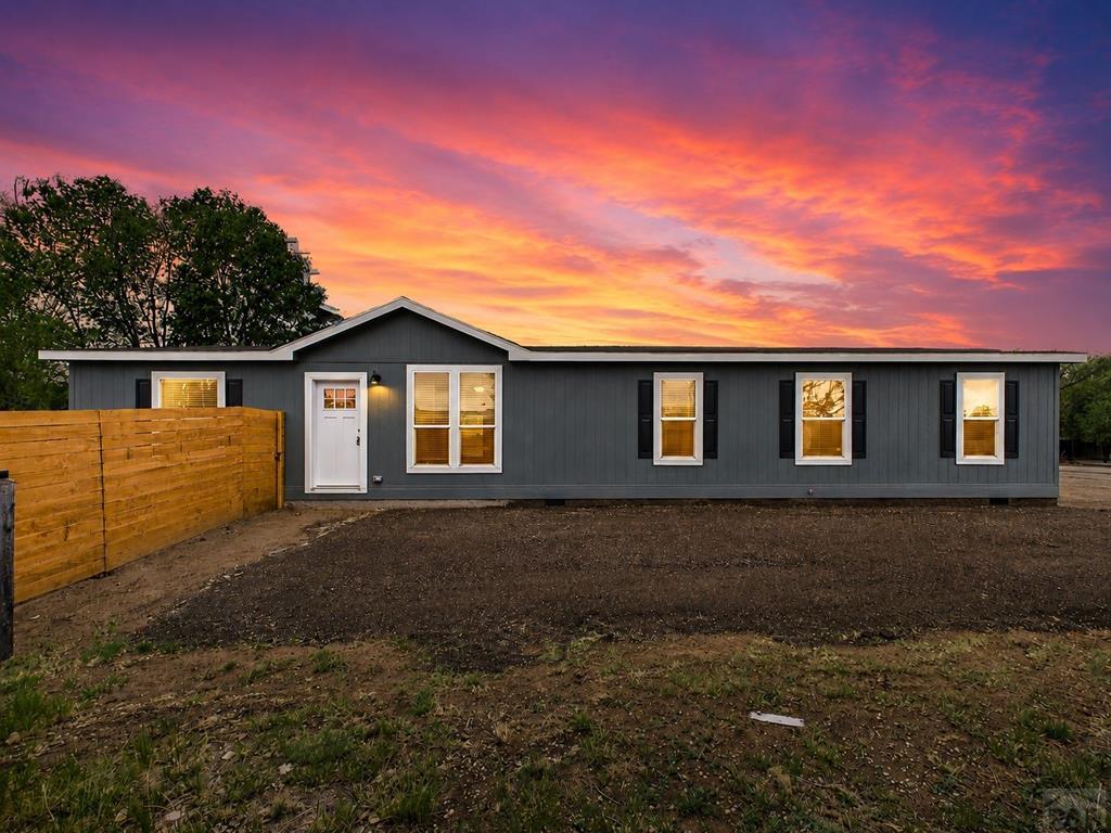 354 E Stewart Dr — photo