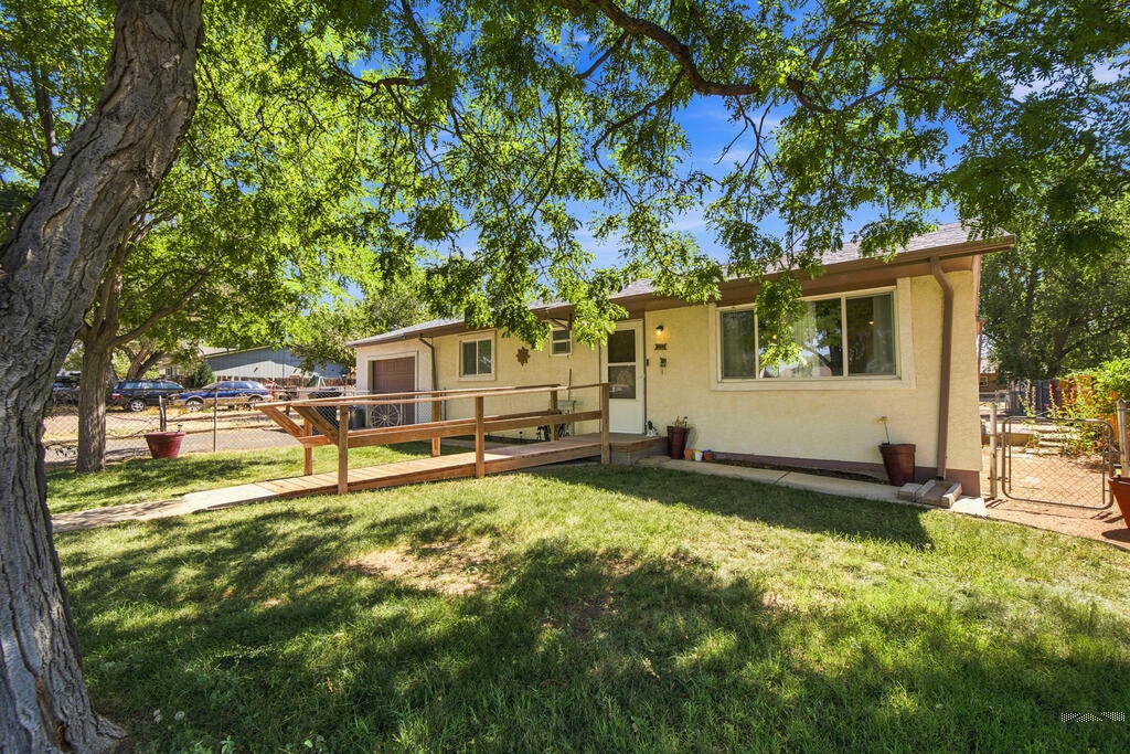 2608 Denver Blvd — photo