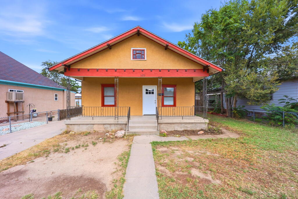 1520 Cedar St — photo