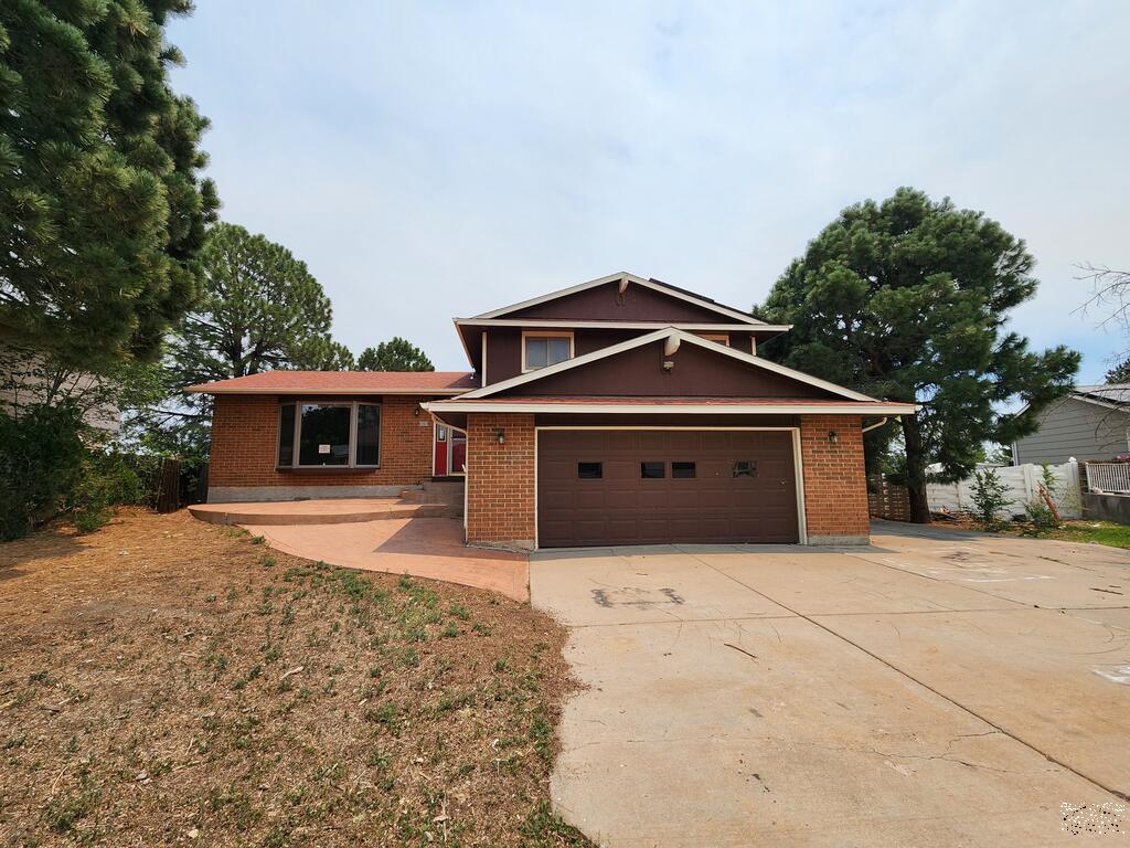19 Hampton Ct — photo