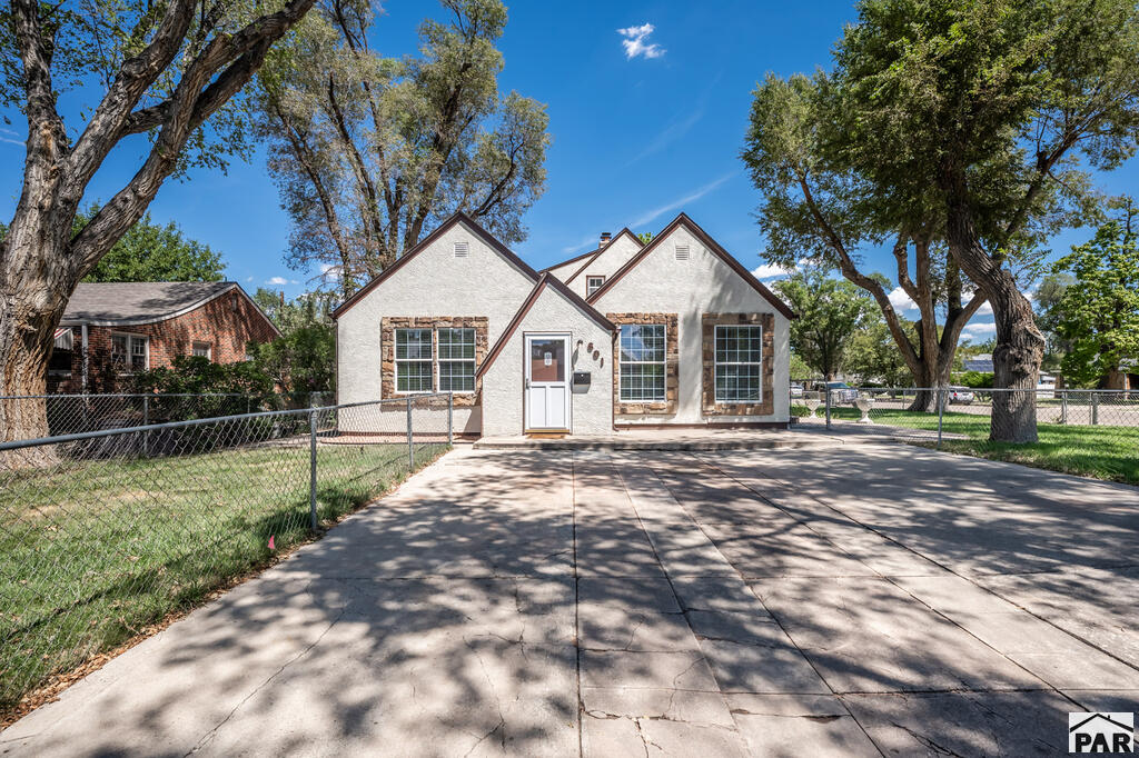 601 W Pitkin Ave — photo