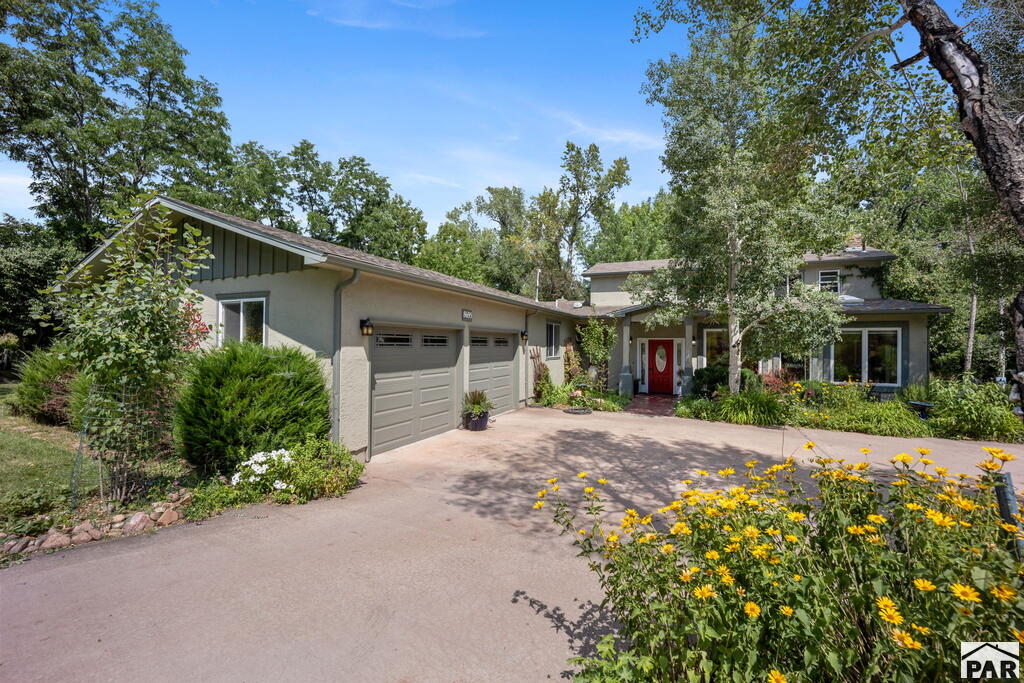 8695 Pine Dr — photo