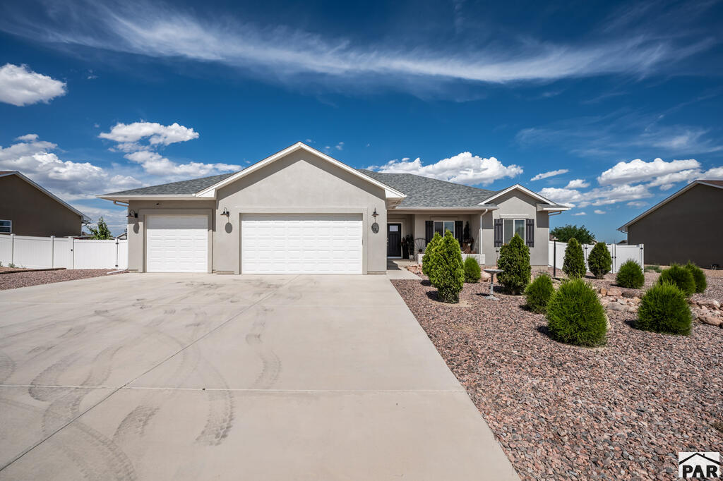 809 E Cabaret Dr — photo